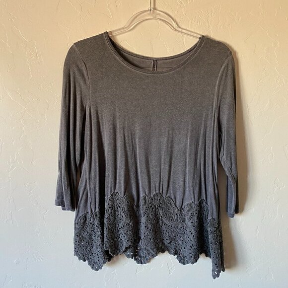 Soft Surroundings Lace Eyelet Hem 3/4 Sleeve Tee - Picture 1 of 6